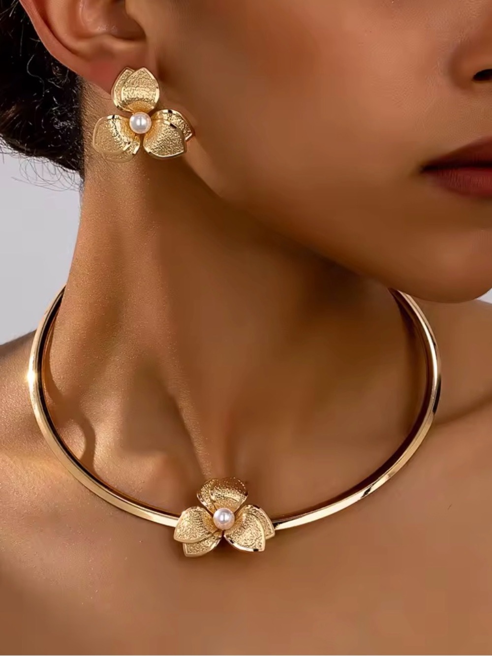 Gold Floral Pearl Choker & Stud Earring Set